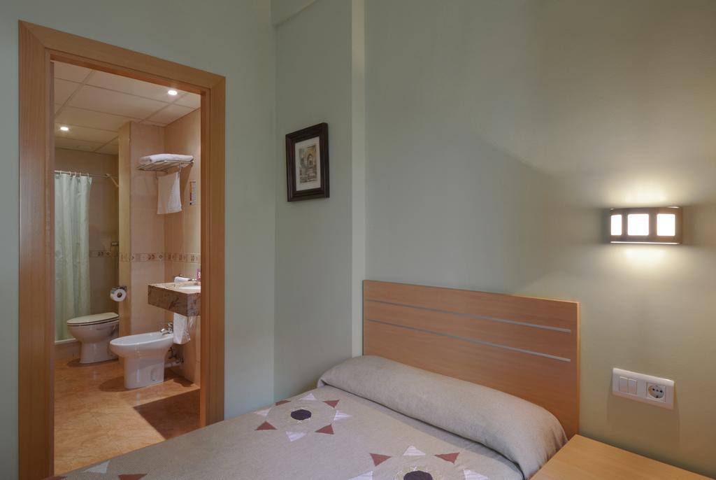 El Cami Hotel Камбрілс Номер фото